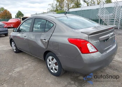 2013 Nissan Versa 1.6 Sv z USA, uszkodzony, nr VIN 3N1CN7AP9DL874460